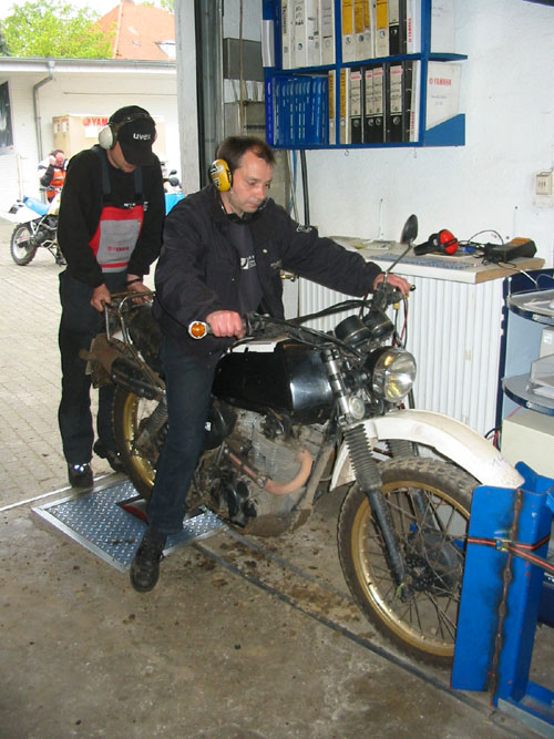 Leistungspruefstand bei YAMAHA