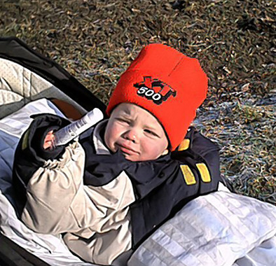 Wollm&uuml;tze auf Robins Kopf