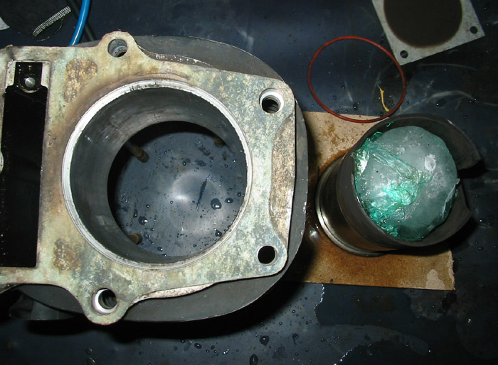 Laufbuchse aus dem Zylinder ausgebuchst